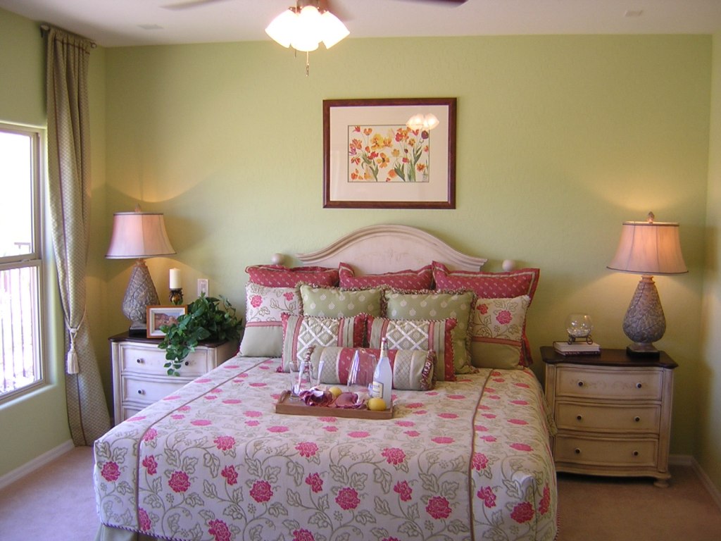 decorated master bedroom in Mesquite NV